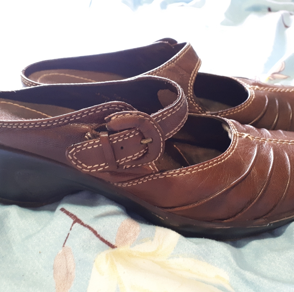 Bare trap tobacco leather Mary Jane slip wedges